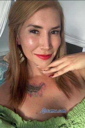 Ladies of Costa Rica